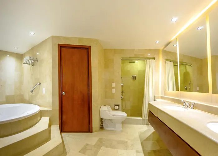 Nh Cali Royal Hotel