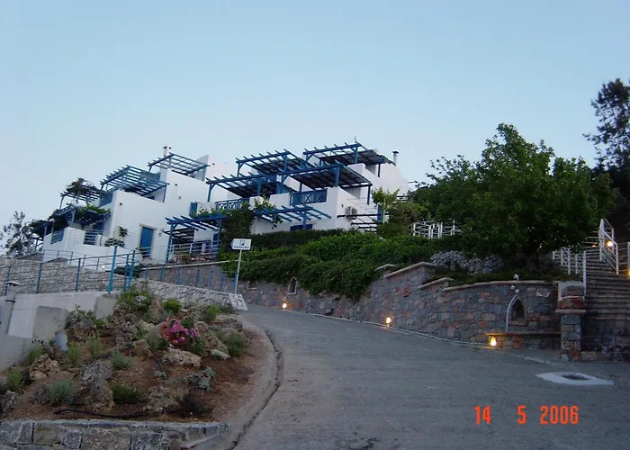 Nymphes Luxury Apartments Agia Pelagia 