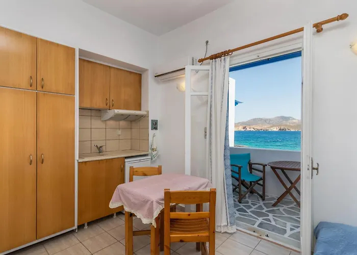 Apollon Rooms Pollonia
