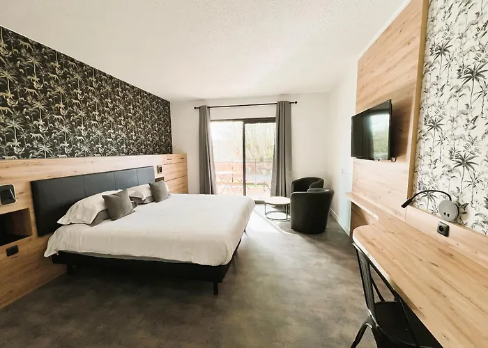 Hotel Les Nevons LʼIsle-sur-la-Sorgue