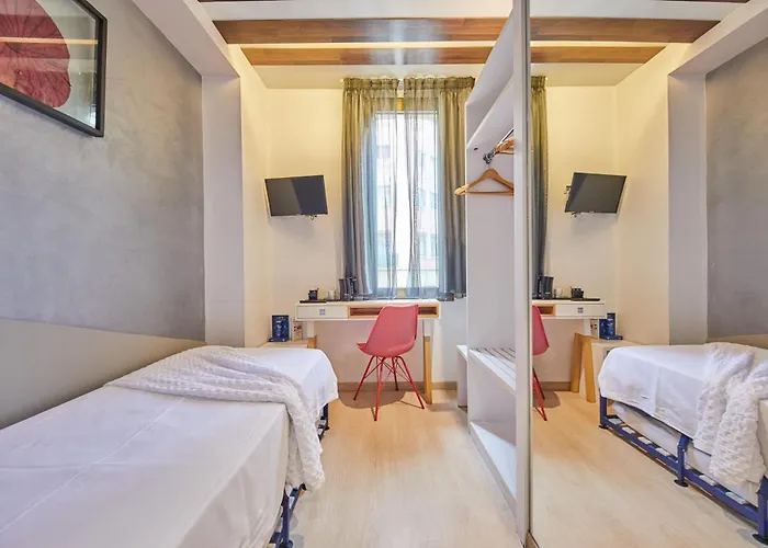 Hostemplo Sagrada Familia Otel Barselona