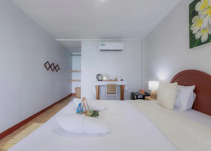 Phi Phi Cozy Seafront Resort