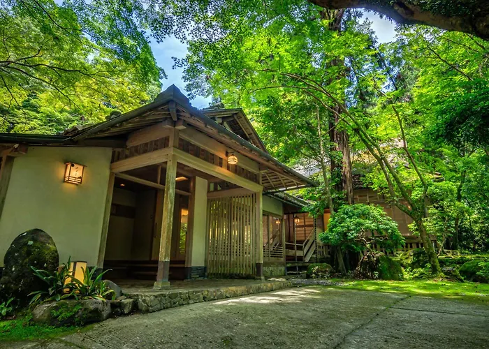 Nara Kasugaokuyama Tsukihitei Hotel