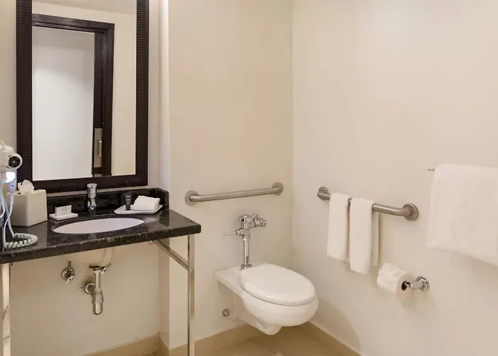 Courtyard By Marriott Panama Metromall Tocumen