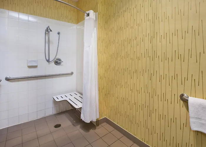 Holiday Inn Express Hotel & Suites - Belleville Area By Ihg
