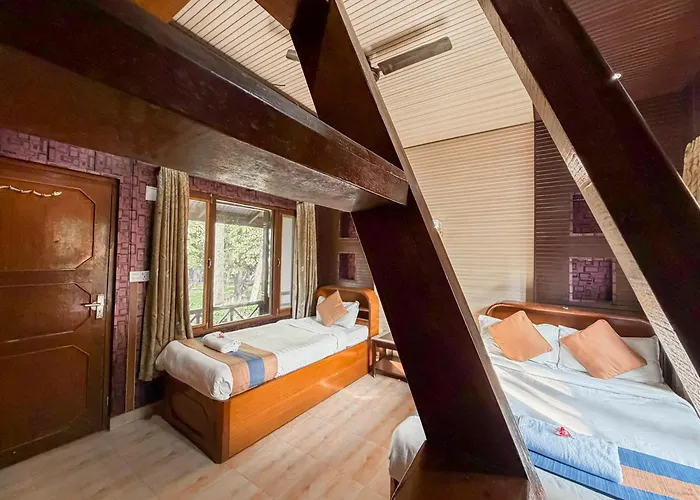 Chitwan Forest Resort With Swimming Pool , Chitwan National Park Sauraha