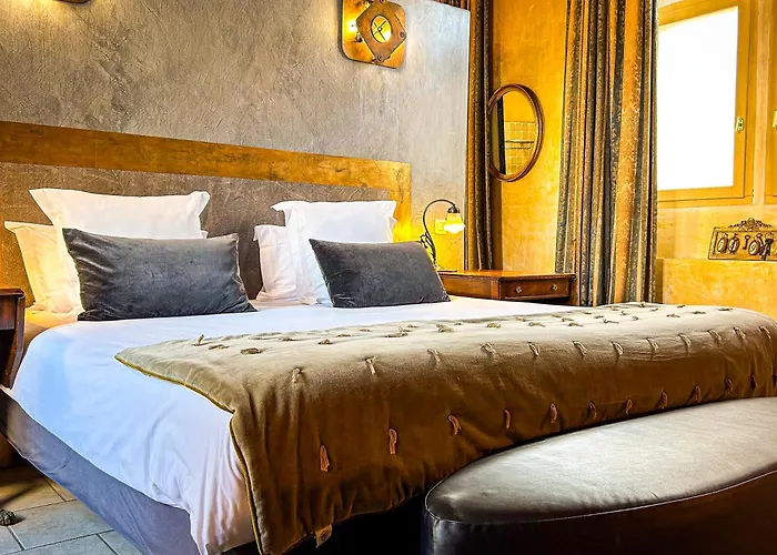 Villa Troletti, hôtel particulier de luxe en Provence LʼIsle-sur-la-Sorgue