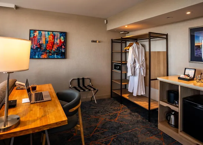 Blue Horizon Hotel Vancouver