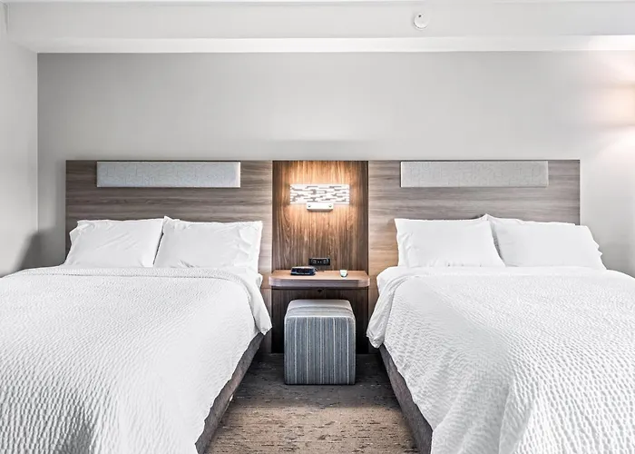 Holiday Inn Express & Suites Carneys Point - Pennsville By Ihg
