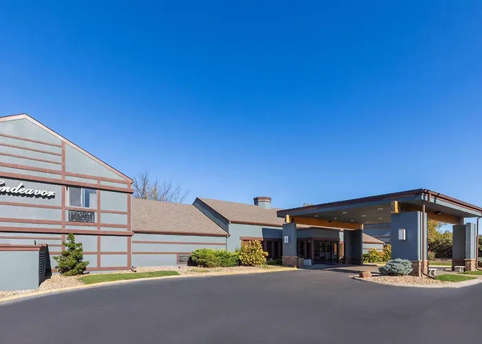 Endeavor Inn & Suites, Trademark Collection By Wyndham Topeka