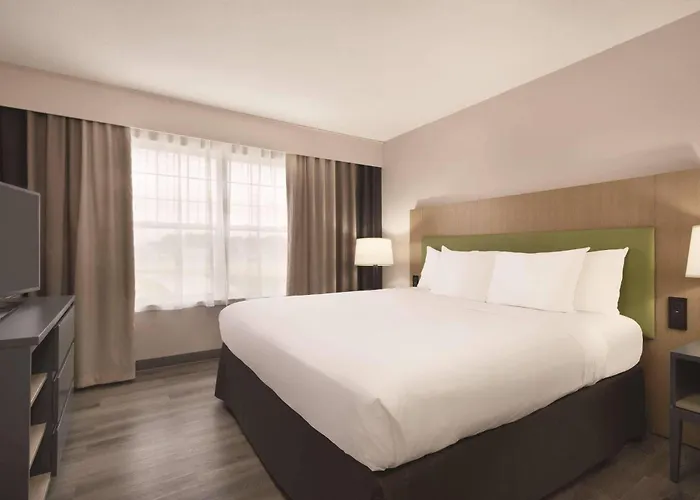 Country Inn & Suites By Radisson, Waterloo, Ia