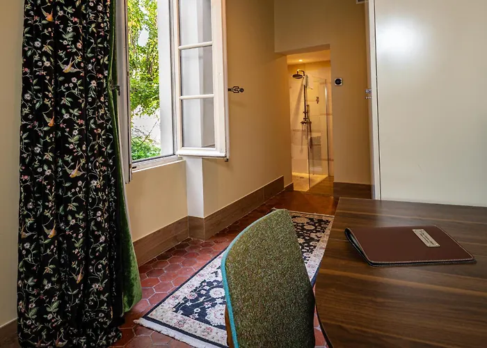 Le Clos Violette et Le 11 D'Aglaé - Hôtel de Charme Design de Luxe LʼIsle-sur-la-Sorgue