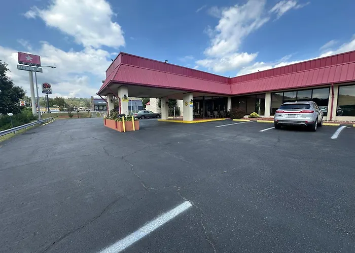 Hotel Red Rose By Townhouse Covington I-64