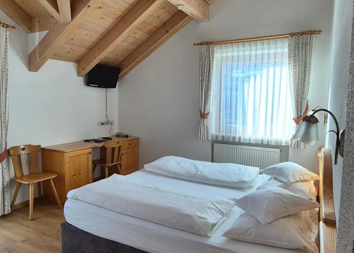 Garni Lasteis B&B - Apartments La Villa 