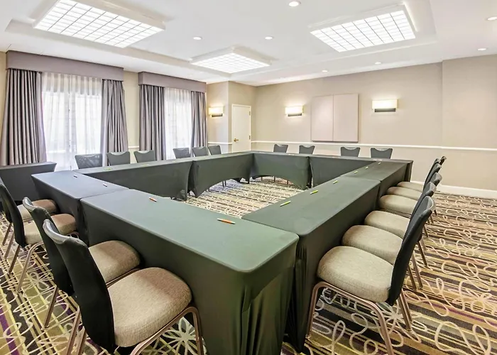 Hotel La Quinta By Wyndham San Antonio Airport