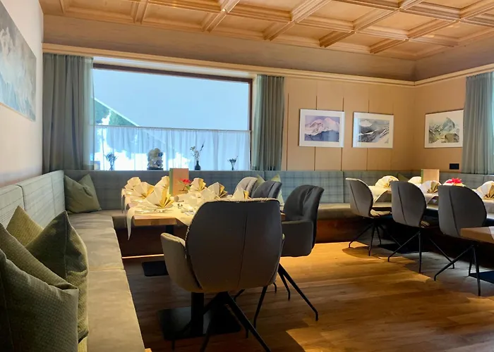 Hotel Zirbenhof St. Leonhard im Pitztal