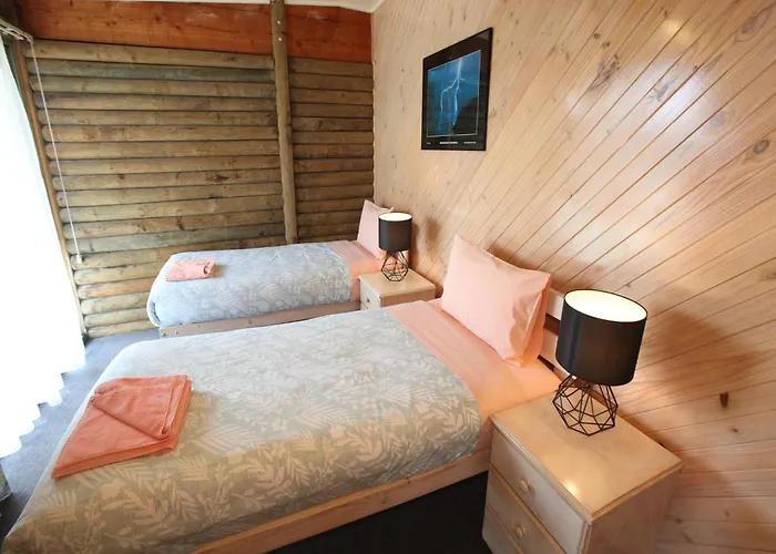 Lazy Acre Log Cabins Lakes Entrance