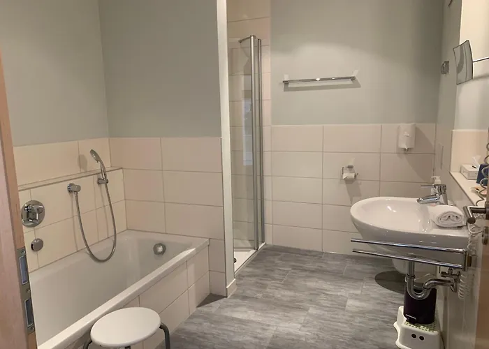 Seehotel und Appartements Schnöller Rieden