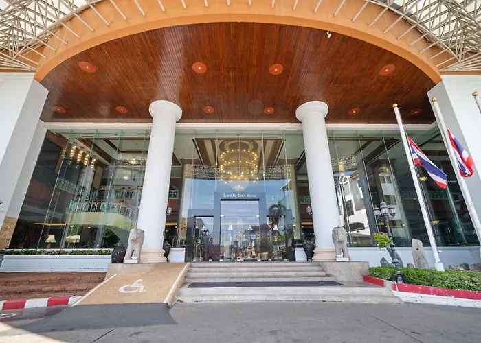 Town In Town Hotel กรุงเทพมหานคร