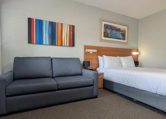 Ramada Hotel & Suites By Wyndham Cabramatta