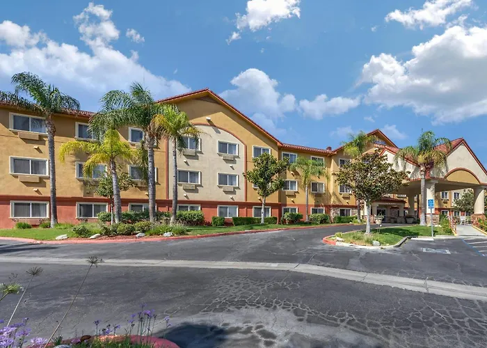 Comfort Suites Near Six Flags Magic Mountain Stevenson Ranch