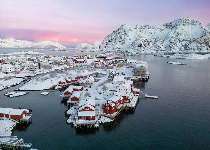 Henningsvaer Rorbuer Hotel