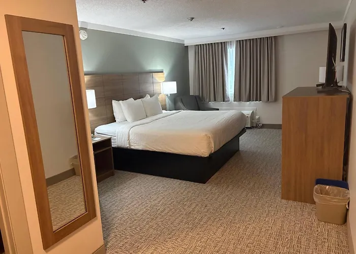Quality Inn & Suites Whitehorse