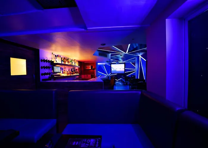 La Woods Hotel Chennai