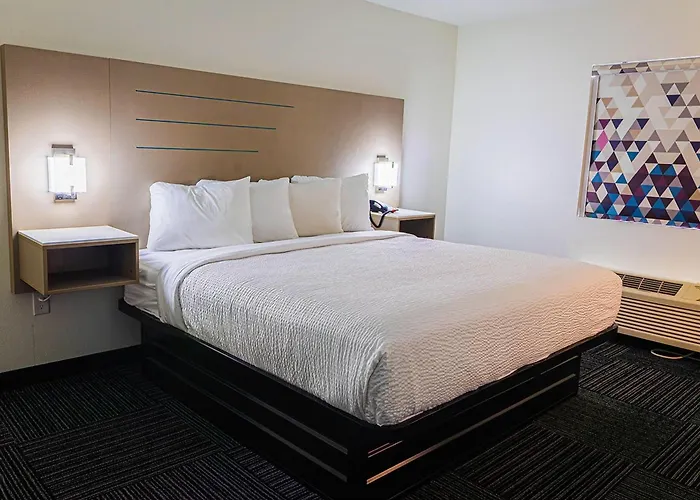 Baymont By Wyndham Port Wentworth Hotel