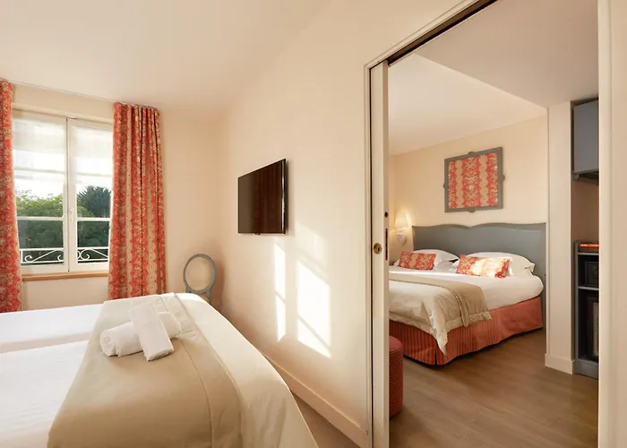 Relais des Trois Châteaux Hôtel-Restaurant - Teritoria Cour-Cheverny