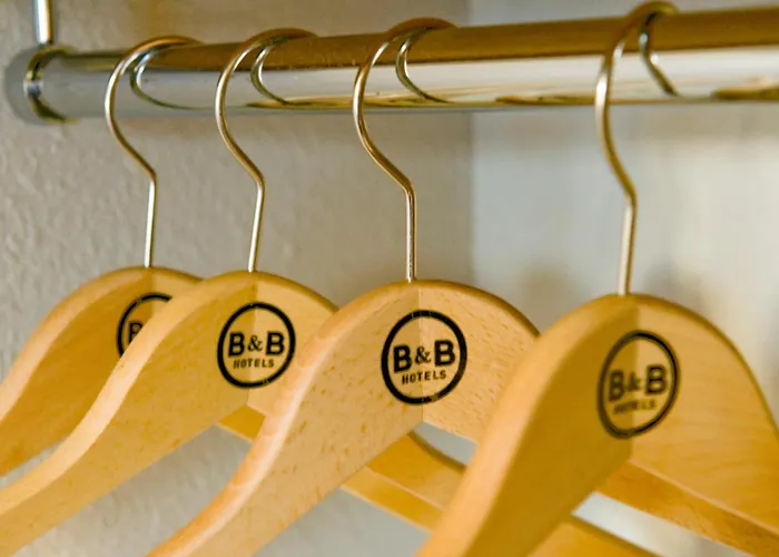 B&B Hotel Lourdes Centre Gare 3 Etoiles