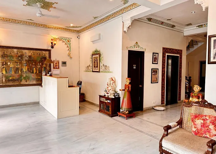 Hotel Boheda Palace - 1Km Away From Lake Pichola Udaipur