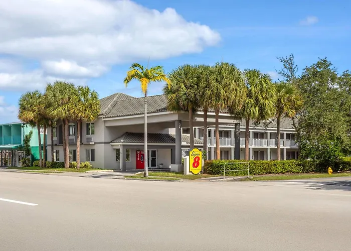 Super 8 Motel By Wyndham Near Fort Lauderdale Arpt Dania Beach