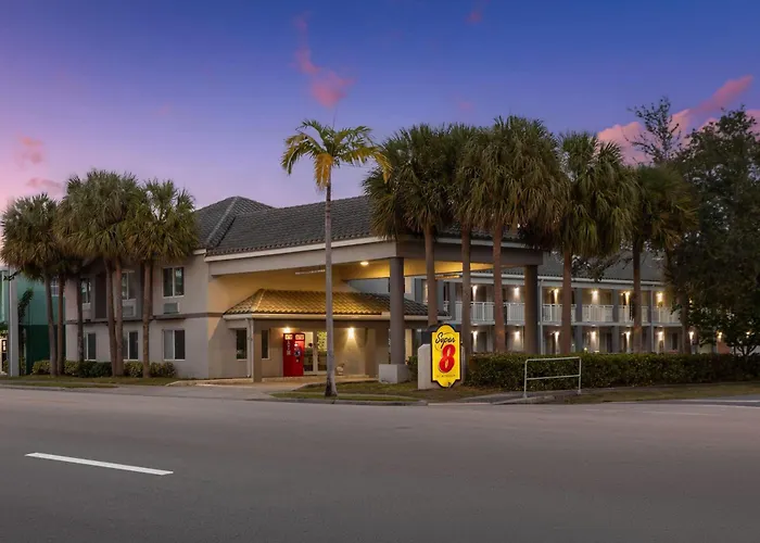 Super 8 Motel By Wyndham Near Fort Lauderdale Arpt Dania Beach