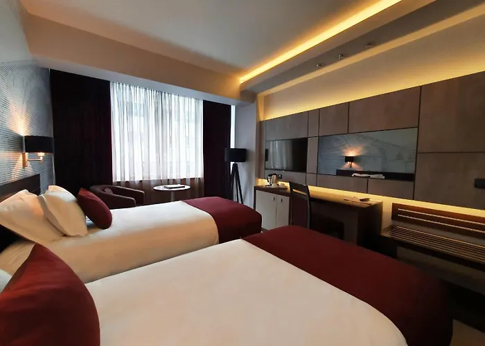 Queen'S Hotel - Zebra Centre Skopje