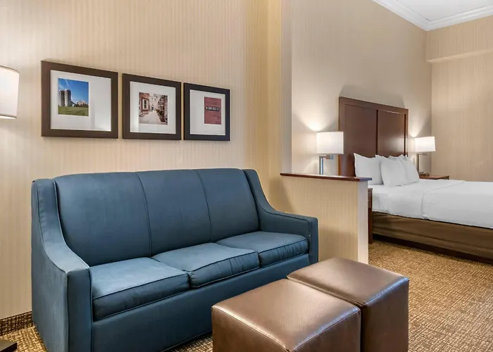 Comfort Suites Downtown Carlisle