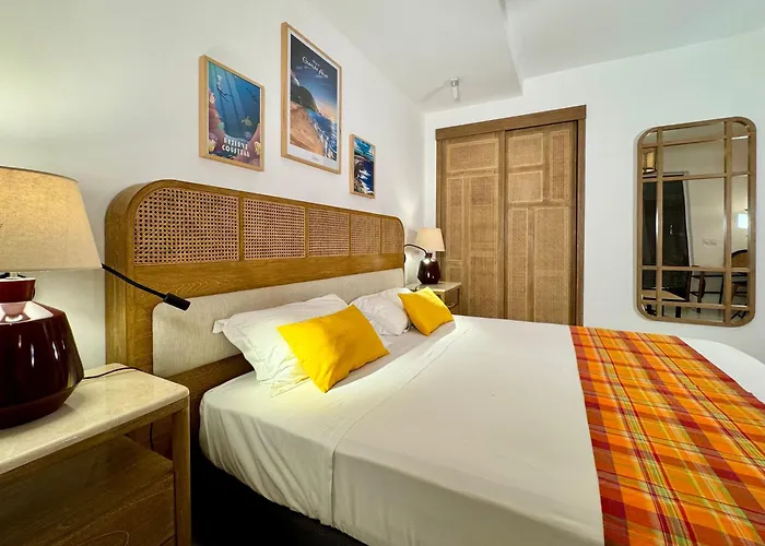 Résidence Le Vallon Guadeloupe Parc Piscine Appartements&Studios&Services hôteliers à la carte Saint-Francois 