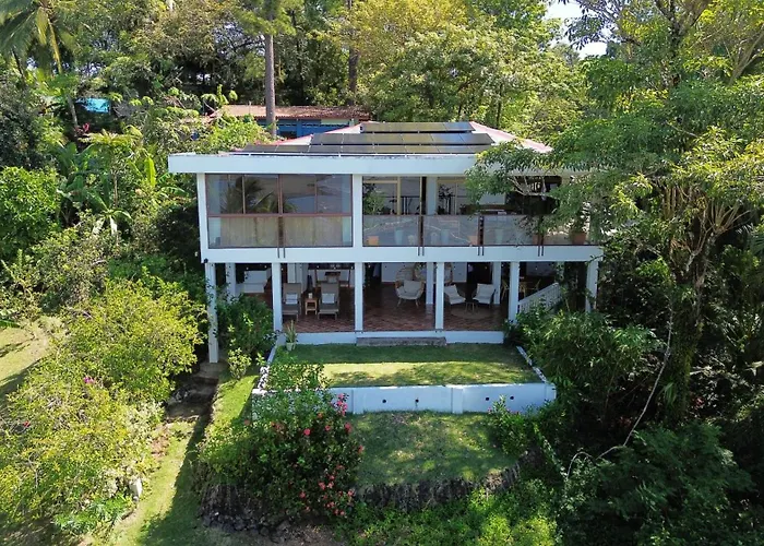 Coibahouse Ocean Front Eco-Stay Santa Catalina