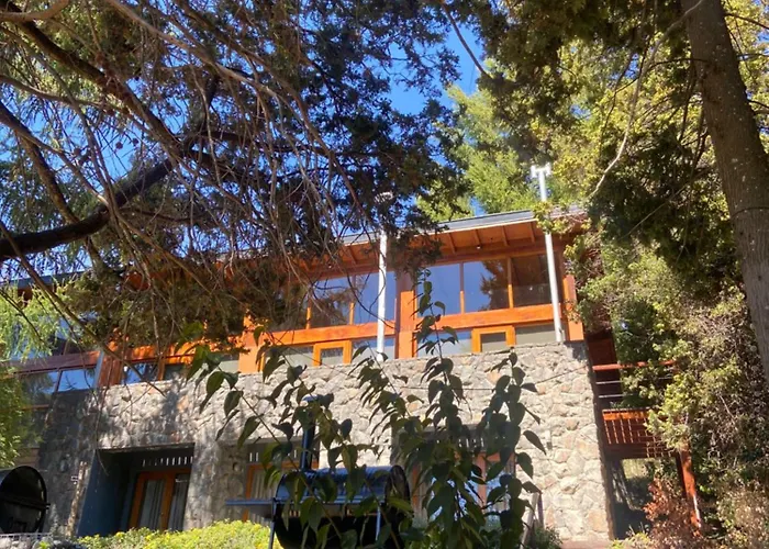 Maria Del Bosque Apart Hotel / Cabanas San Carlos de Bariloche