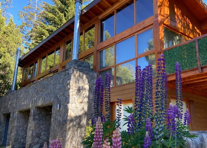 Maria Del Bosque Apart Hotel / Cabanas San Carlos de Bariloche