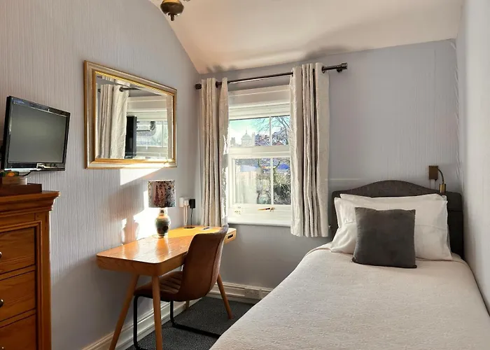 Greylands Guest House Llandrindod Wells