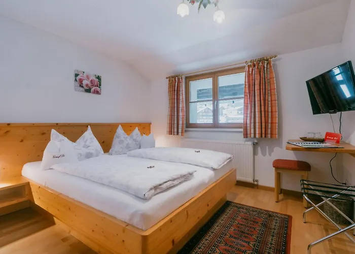 Hotel-Pension Faneskla Silbertal