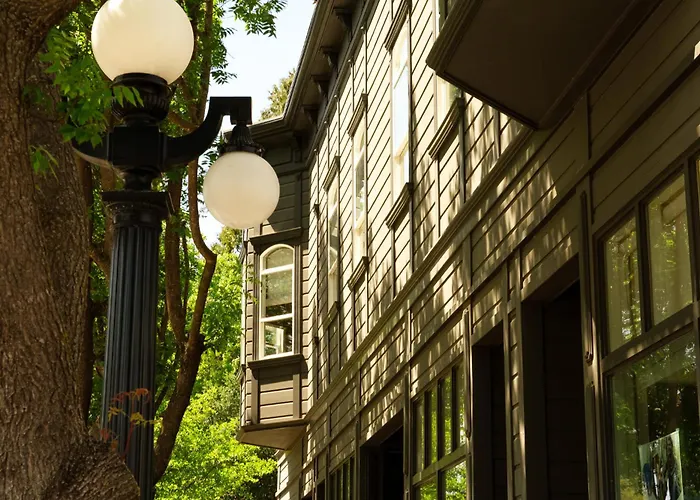 Wydown Hotel St. Helena