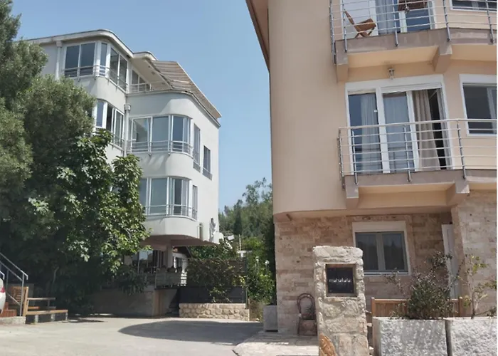 Hotel Mahakala Center Petrovac na moru