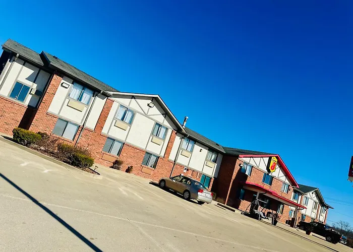 Super 8 By Wyndham Warrenton Hotel