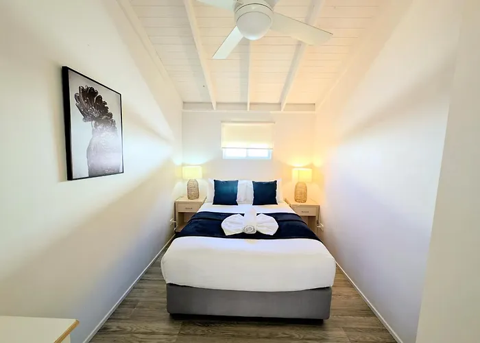 Blue Lagoon Beach Resort Bateau Bay