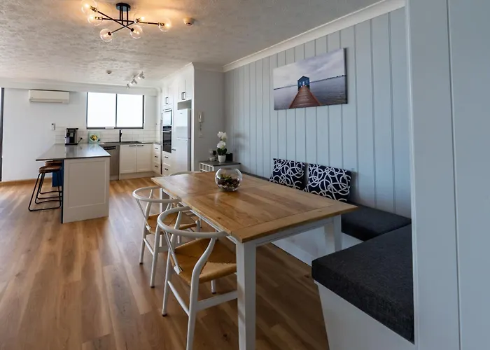 Beach Palms Holiday Apartments Gold Coast