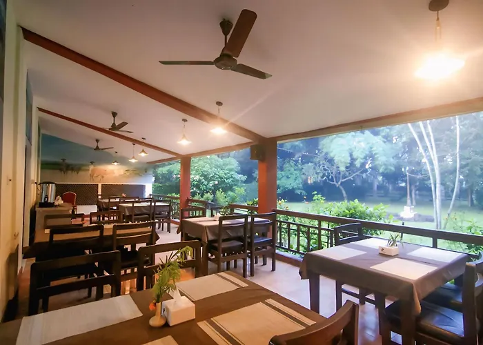 Chitwan Paradise Hotel Sauraha