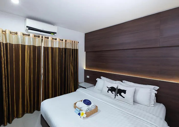 Bed By City Hotel Bangkok