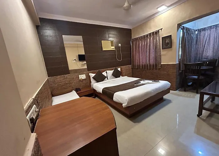 Hotel Lucky Bandra Mumbai